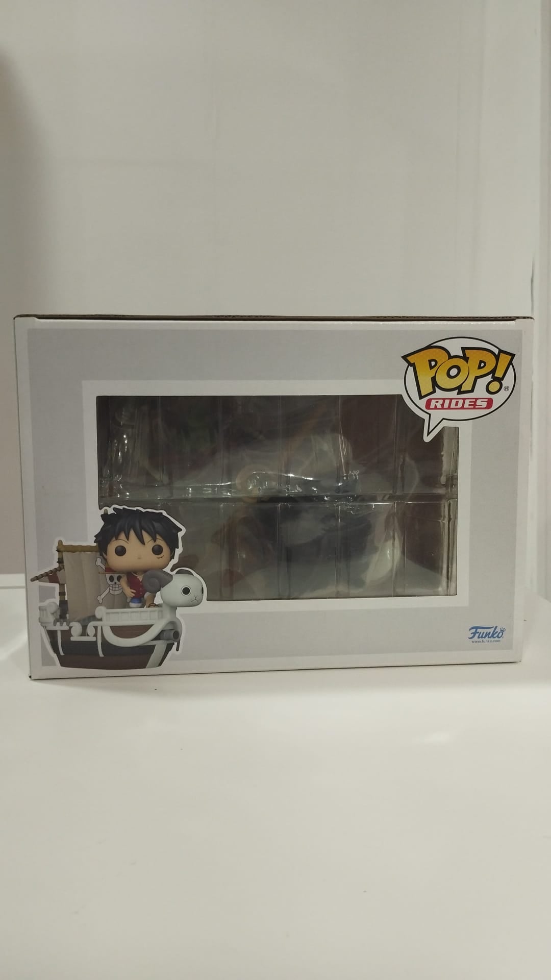 Funko POP Luffy With Going Merry 111 - One Piece Exclusivo